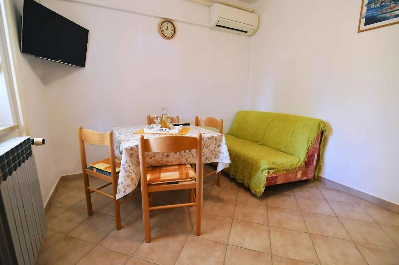 Apartments In Moscenicka Draga 34158