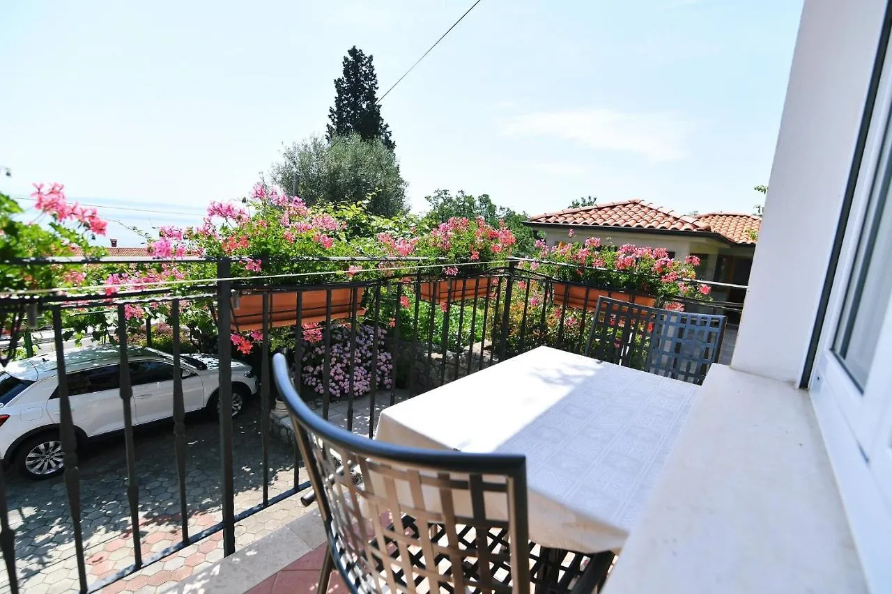 Apartments In Moscenicka Draga 34158