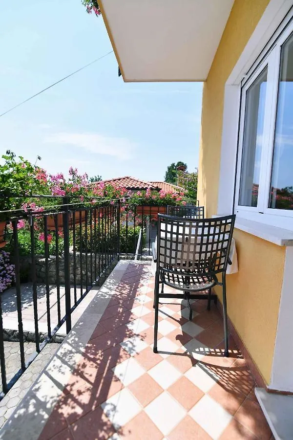 Apartments In Moscenicka Draga 34158